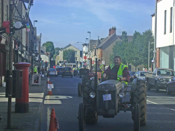 tractor-011.jpg