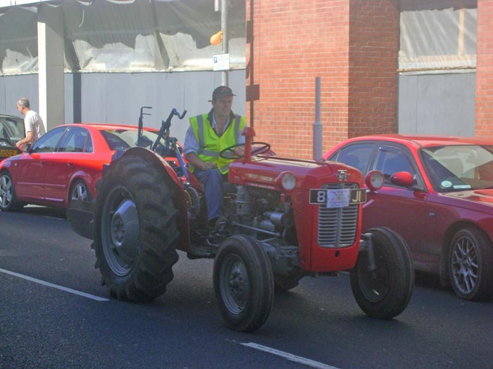 tractor-030.jpg